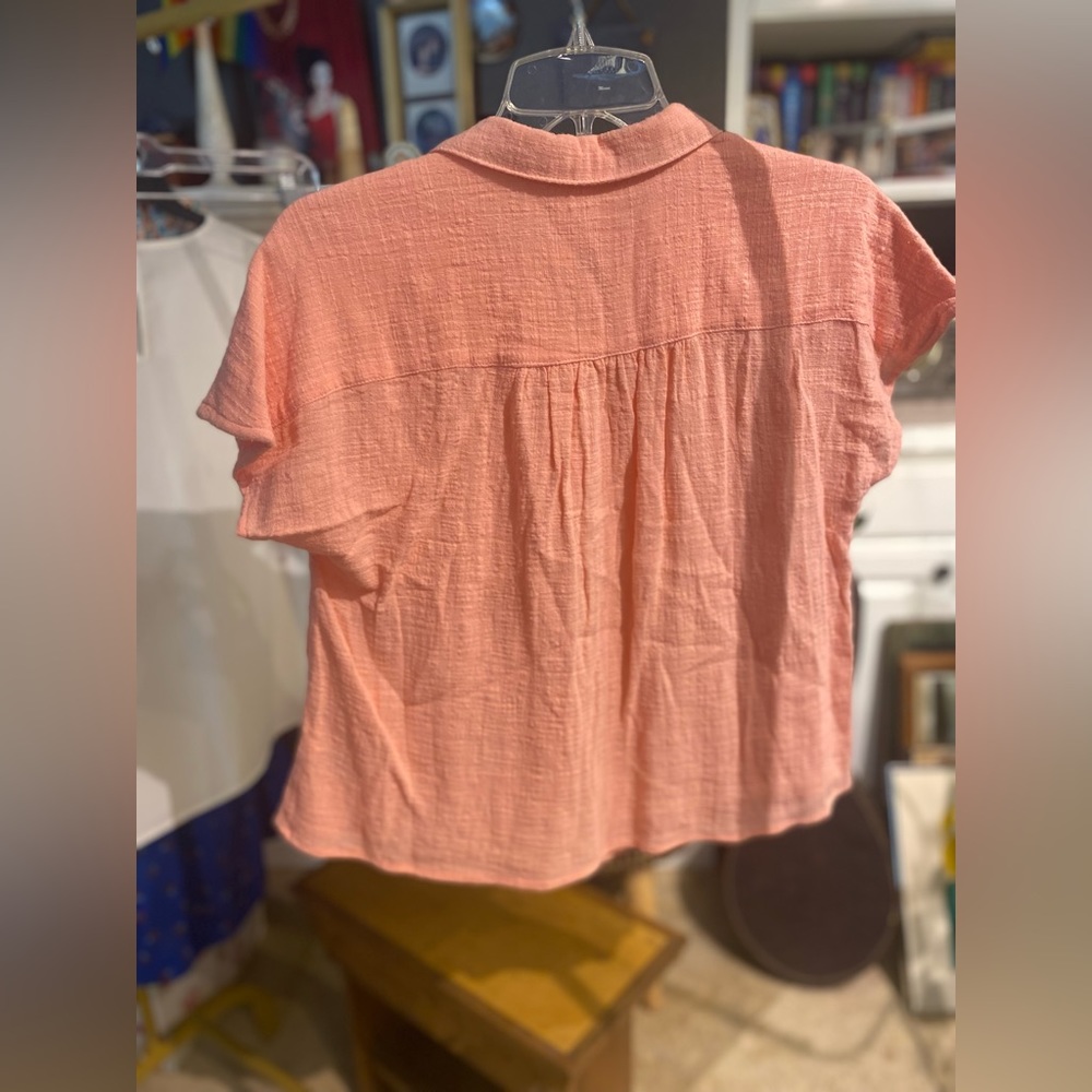 Universal Thread Button Down - Picture 5 of 6